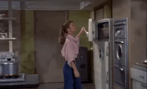 giphy (2)